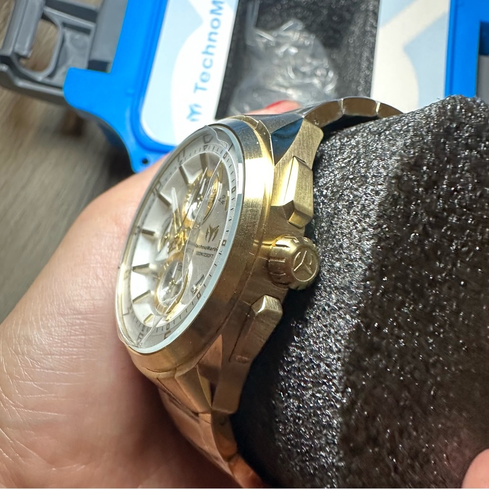 TechnoMarine Ocean Quantum Men's Watch - 44mm [WITH SLOTCASE] - Picture 7 of 10